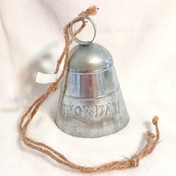 4" Christmas COW BELL Ornament Hanging Sound Ringer Silver Aluminum SNOW Rope - Picture 2 of 8